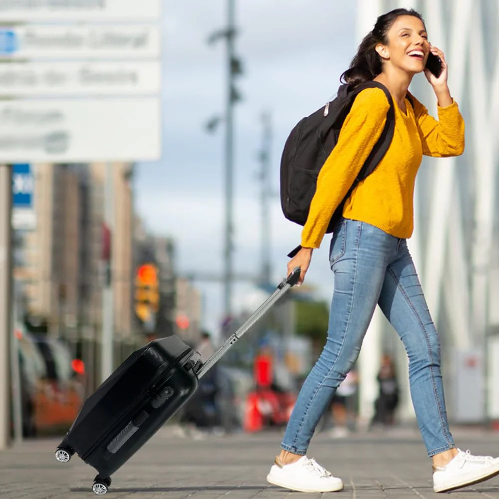 5 Must-Have Travel Essentials for Every Woman